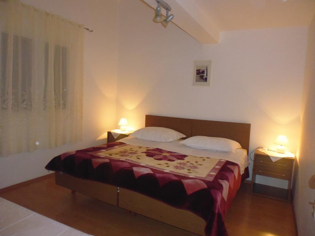 Apartments Jadranka Povile Novi Vinodolski Zimmer foto