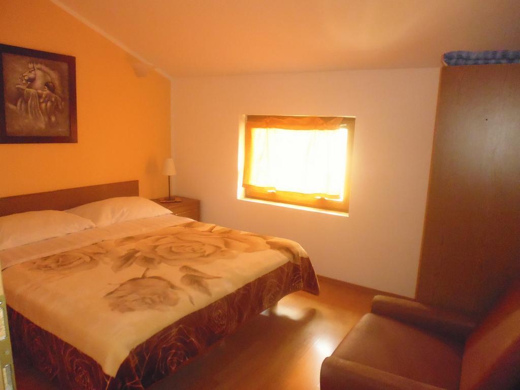 Apartments Jadranka Povile Novi Vinodolski Zimmer foto